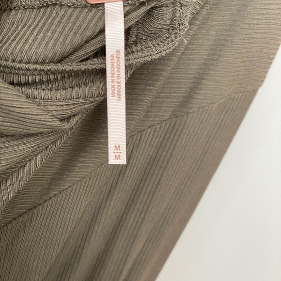 Free people shimmy shake top ✨ - Picture 6 of 6